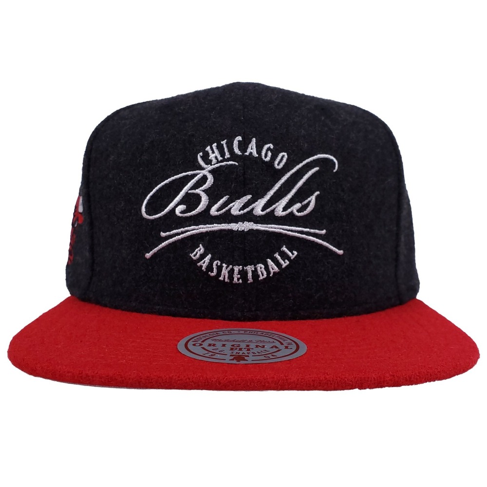 Chicago‎ Bulls Mitchell & Ness NBA Snapback Hat Cap Script Logo Gray Red NWT